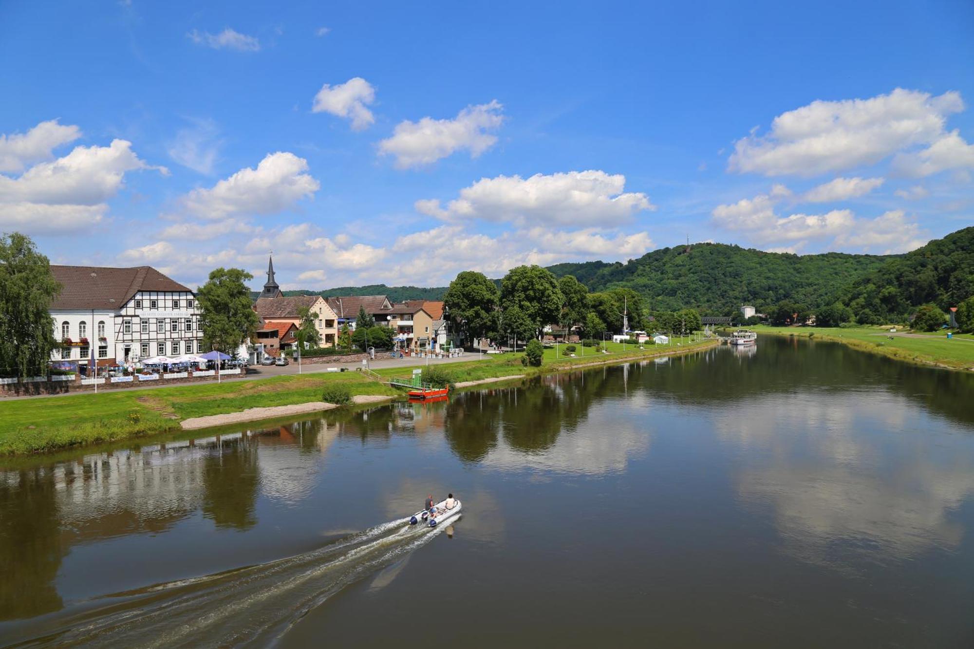 Ferienwohnungen Am Weserstrand Bodenwerder Exteriör bild