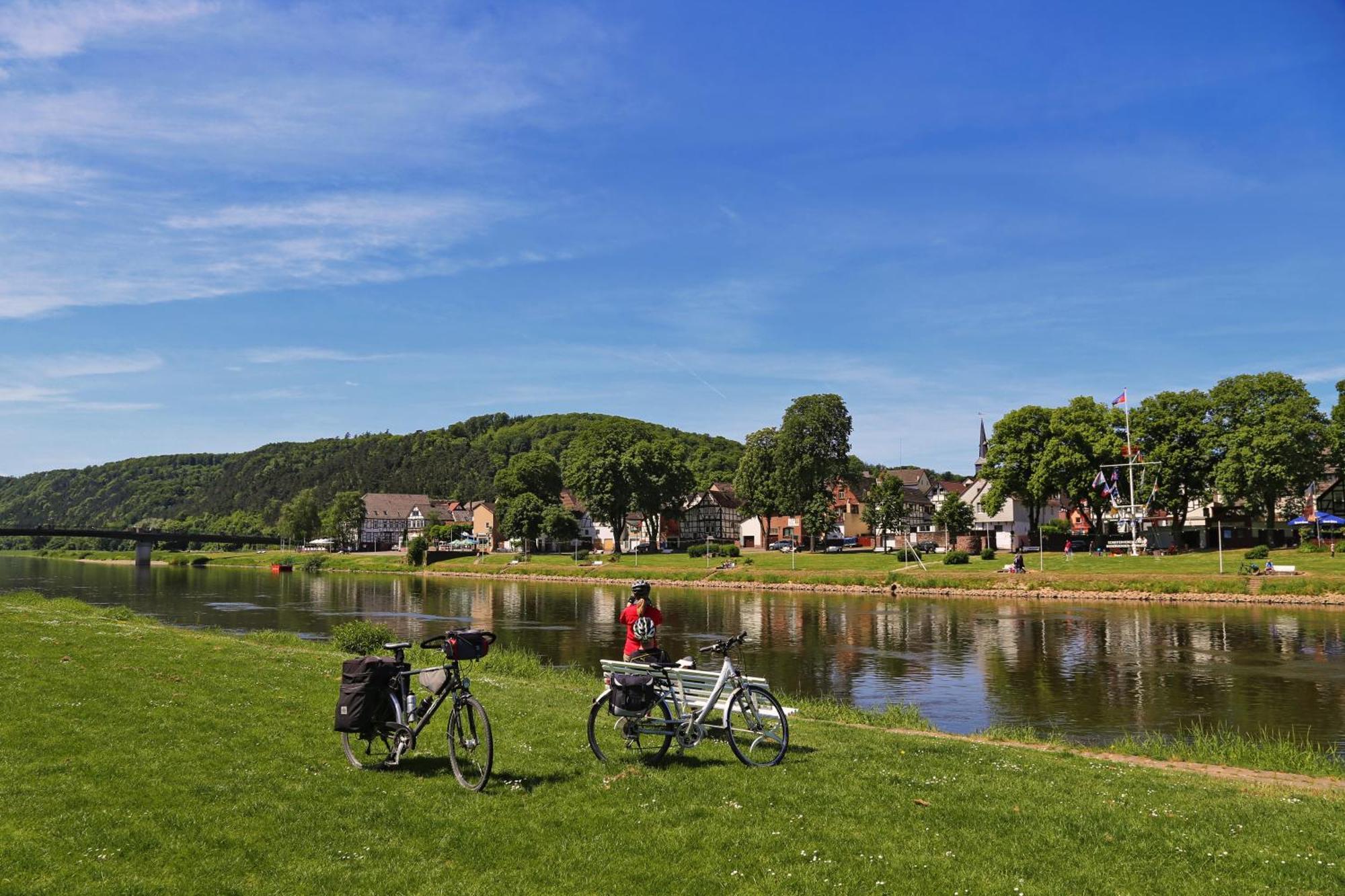 Ferienwohnungen Am Weserstrand Bodenwerder Exteriör bild